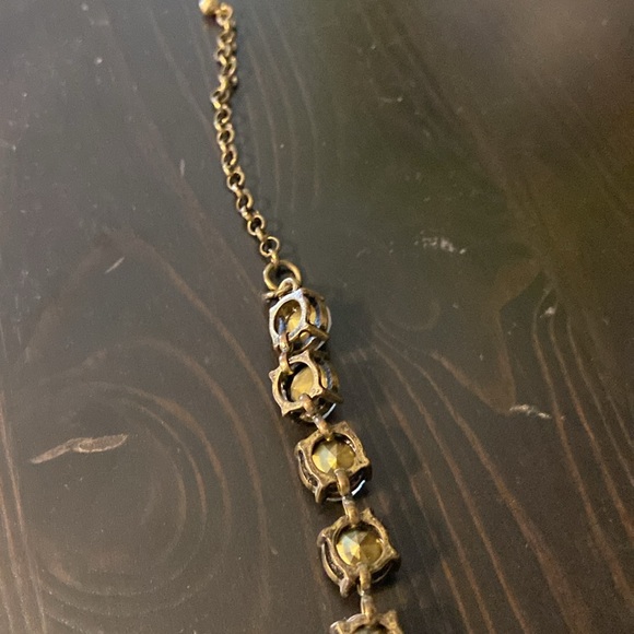 White crystal/faux diamond necklace - Picture 5 of 8